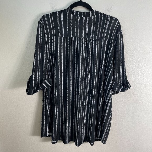 Cocomo Woman Plus 2X Black White Striped Tunic Blouse Stretch Roll Tab Sleeve - Picture 9 of 10